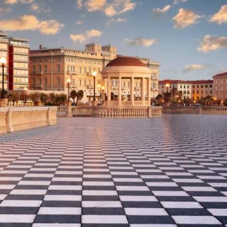 Appartamento Il Porto ลีวอร์โน ภายนอก รูปภาพ